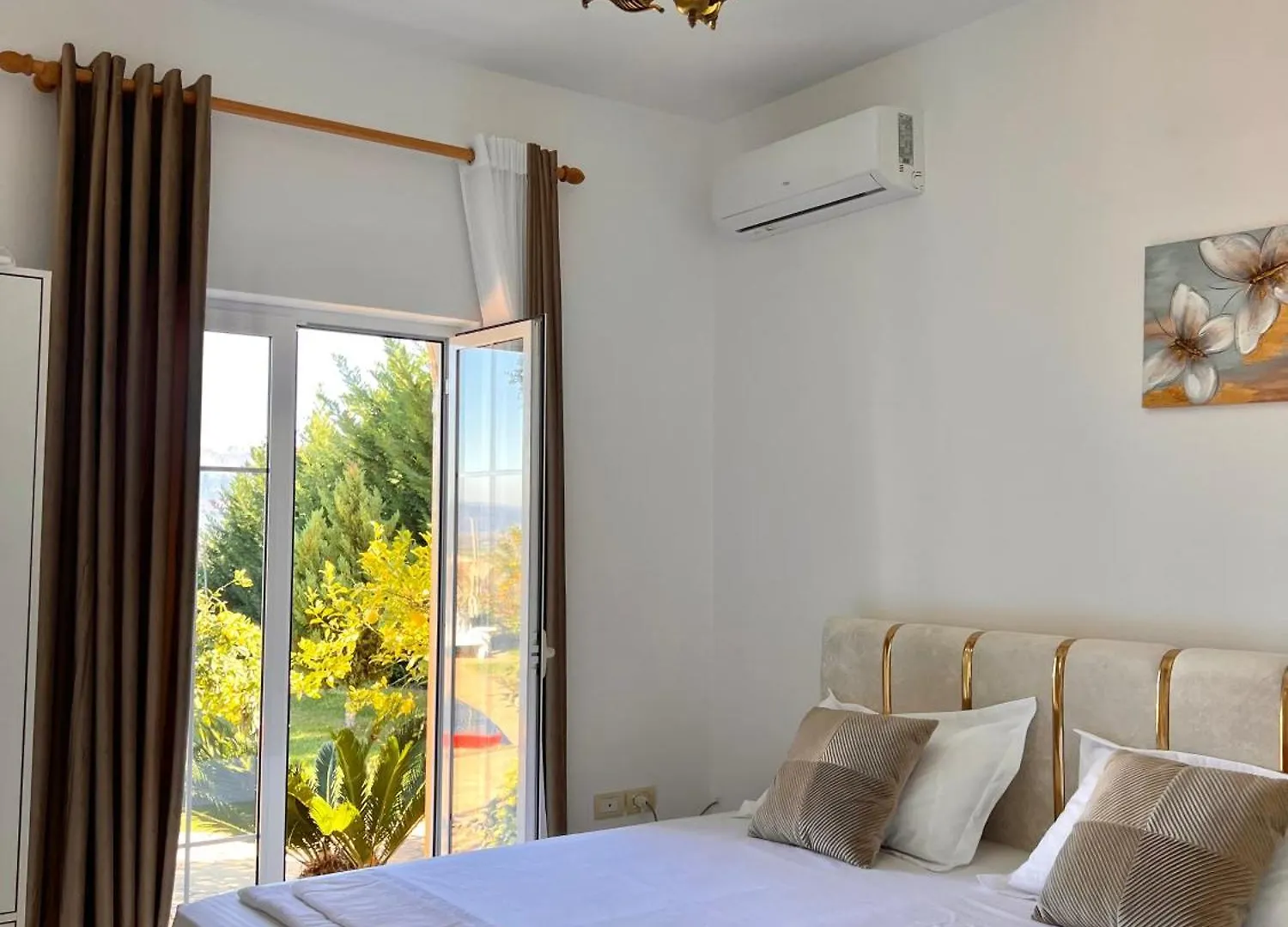Vila Dy Bukurite Draç Villa
