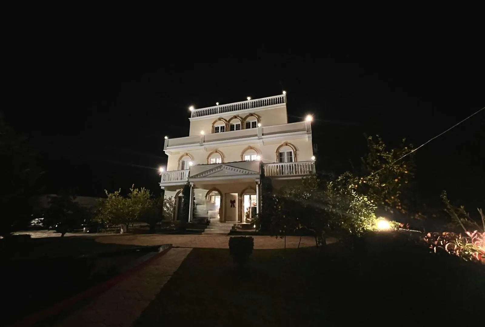 Vila Dy Bukurite ドゥラス
